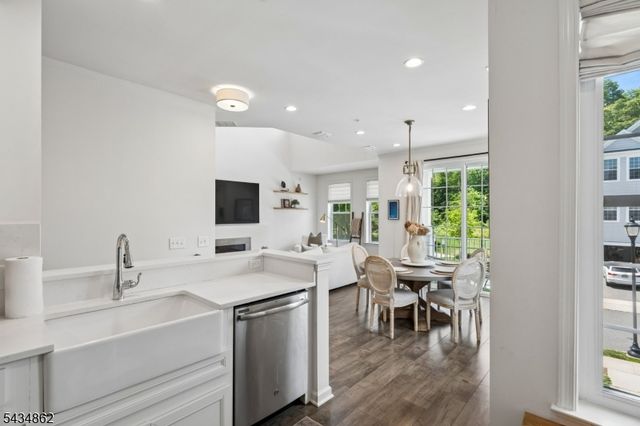 125 SEQUOIA DRIVE, Cedar Grove Twp., NJ 07009