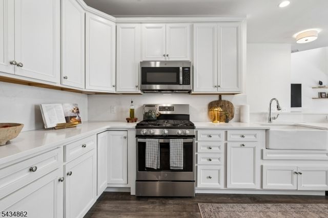 125 SEQUOIA DRIVE, Cedar Grove Twp., NJ 07009