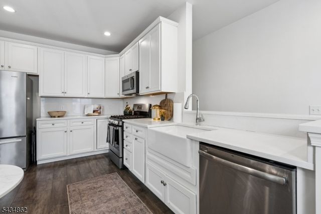 125 SEQUOIA DRIVE, Cedar Grove Twp., NJ 07009