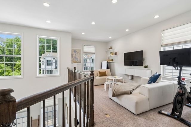 125 SEQUOIA DRIVE, Cedar Grove Twp., NJ 07009