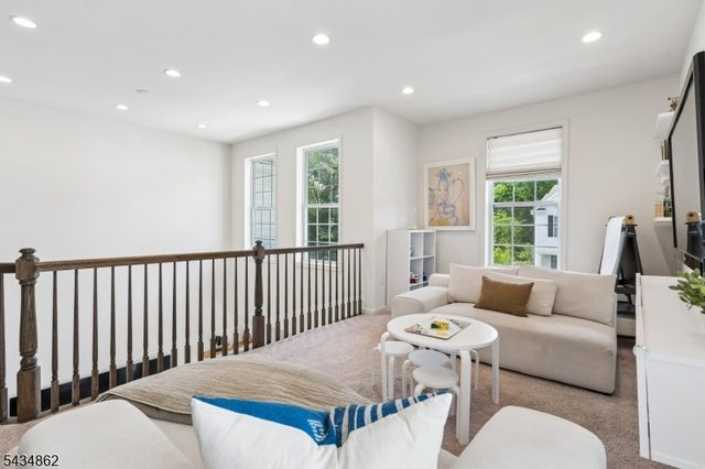 125 SEQUOIA DRIVE, Cedar Grove Twp., NJ 07009