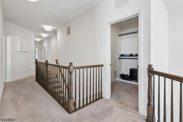 125 SEQUOIA DRIVE, Cedar Grove Twp., NJ 07009