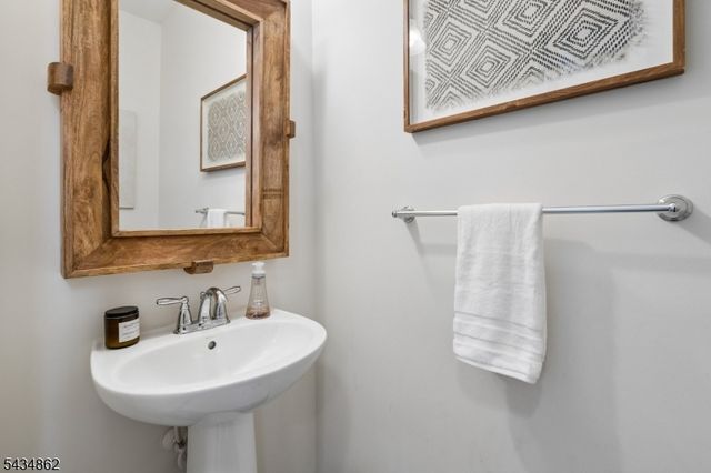125 SEQUOIA DRIVE, Cedar Grove Twp., NJ 07009