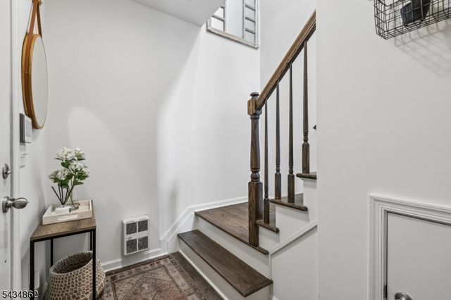 125 SEQUOIA DRIVE, Cedar Grove Twp., NJ 07009