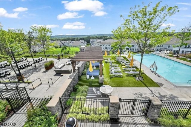 125 SEQUOIA DRIVE, Cedar Grove Twp., NJ 07009
