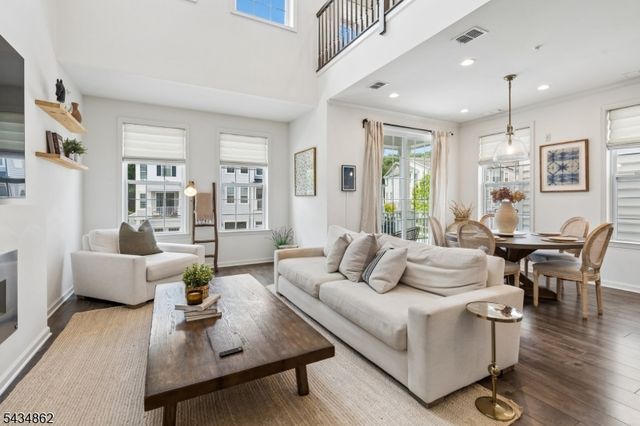 125 SEQUOIA DRIVE, Cedar Grove Twp., NJ 07009