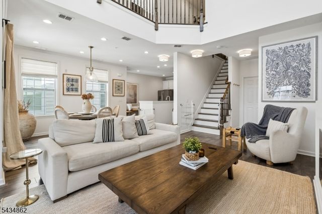 125 SEQUOIA DRIVE, Cedar Grove Twp., NJ 07009