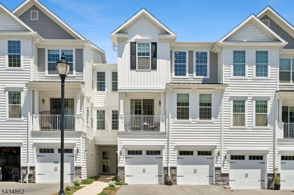 125 SEQUOIA DRIVE, Cedar Grove Twp., NJ 07009