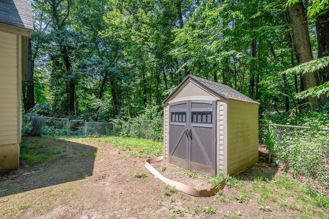 40 Sherburne Ave, Tyngsborough, MA 01879
