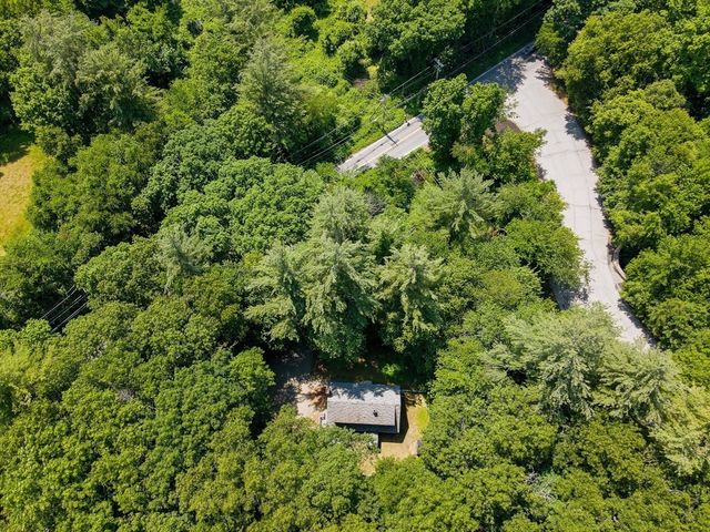 40 Sherburne Ave, Tyngsborough, MA 01879