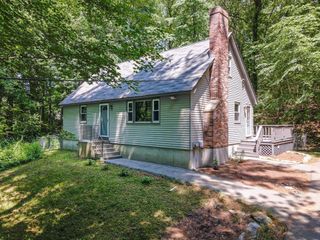 40 Sherburne Ave, Tyngsborough, MA 01879