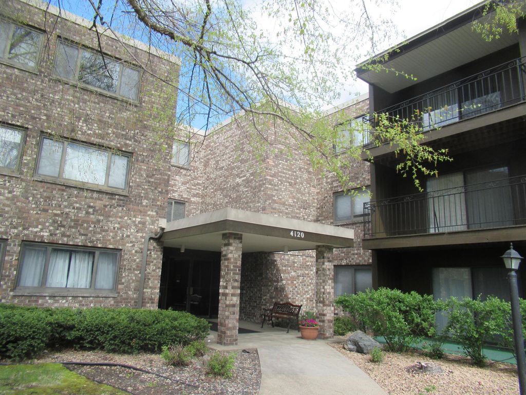 4120 Parklawn Avenue 135, Edina, MN 55435