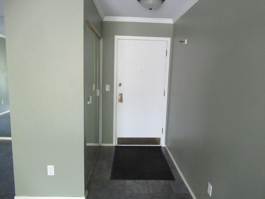 4120 Parklawn Avenue 135, Edina, MN 55435 — photo 2