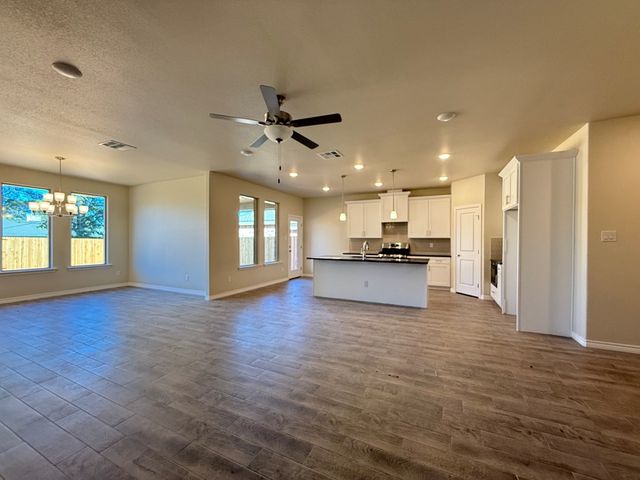 2704 Shirley Dr, Big Spring, TX 79720