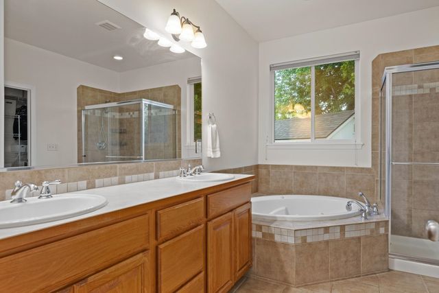 17405 E Morningside Ln, Greenacres, WA 99016