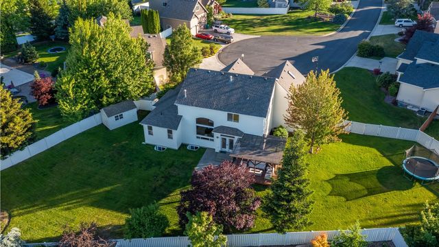 17405 E Morningside Ln, Greenacres, WA 99016
