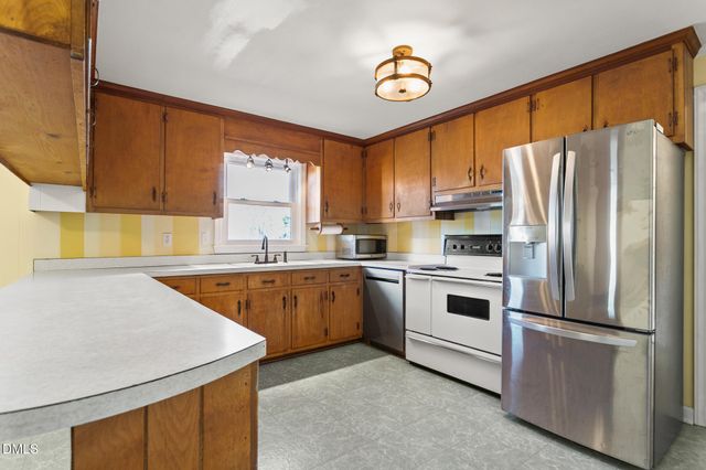 2221 Gerringer Mill Road, Elon, NC 27244