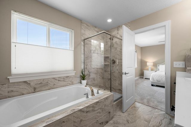 6872 Creekside Way, Excelsior, MN 55331