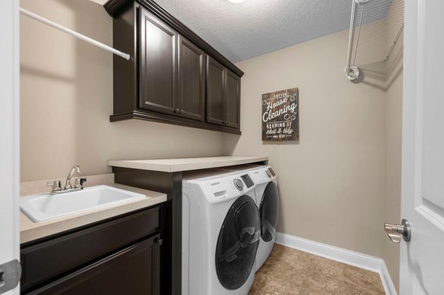 6872 Creekside Way, Excelsior, MN 55331