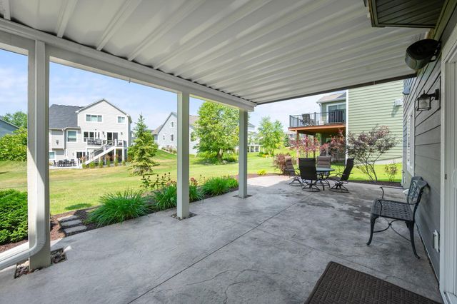6872 Creekside Way, Excelsior, MN 55331