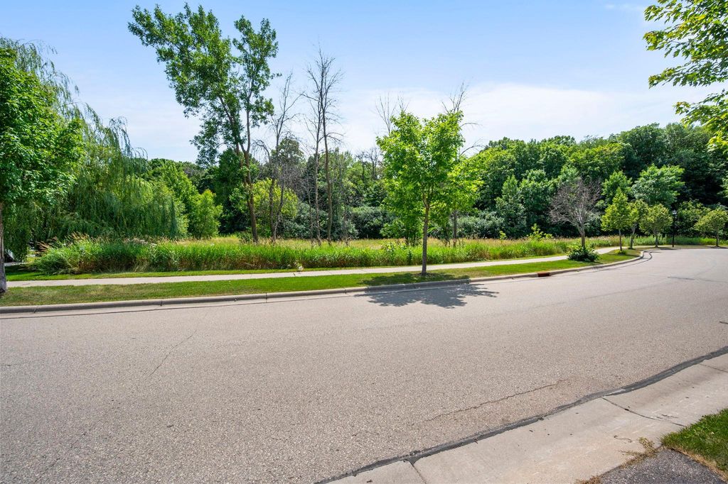 6872 Creekside Way, Excelsior, MN 55331 — photo 3