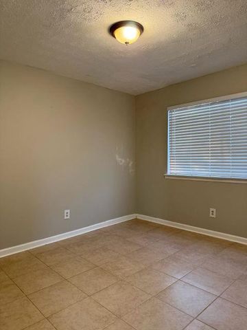 930 Pine Oak Trail, Mableton, GA 30168