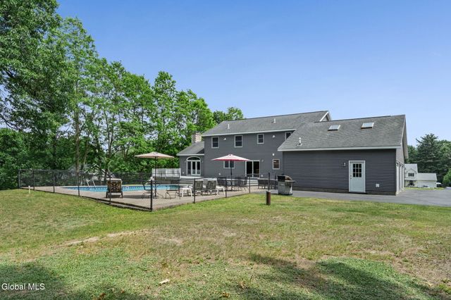28 Victorian Drive, Poestenkill, NY 12140