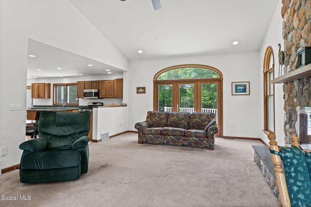 28 Victorian Drive, Poestenkill, NY 12140