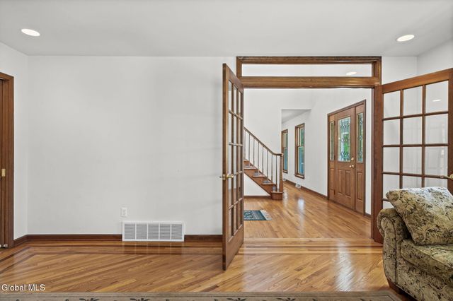 28 Victorian Drive, Poestenkill, NY 12140