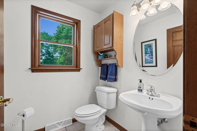 28 Victorian Drive, Poestenkill, NY 12140