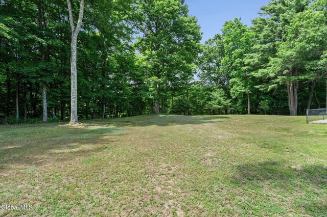 28 Victorian Drive, Poestenkill, NY 12140