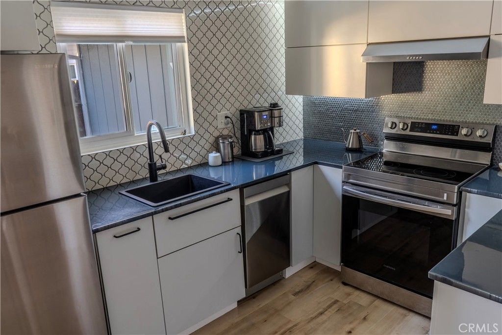 Image 11 of property listing at 460 E 10th Avenue, Chico, CA 95926