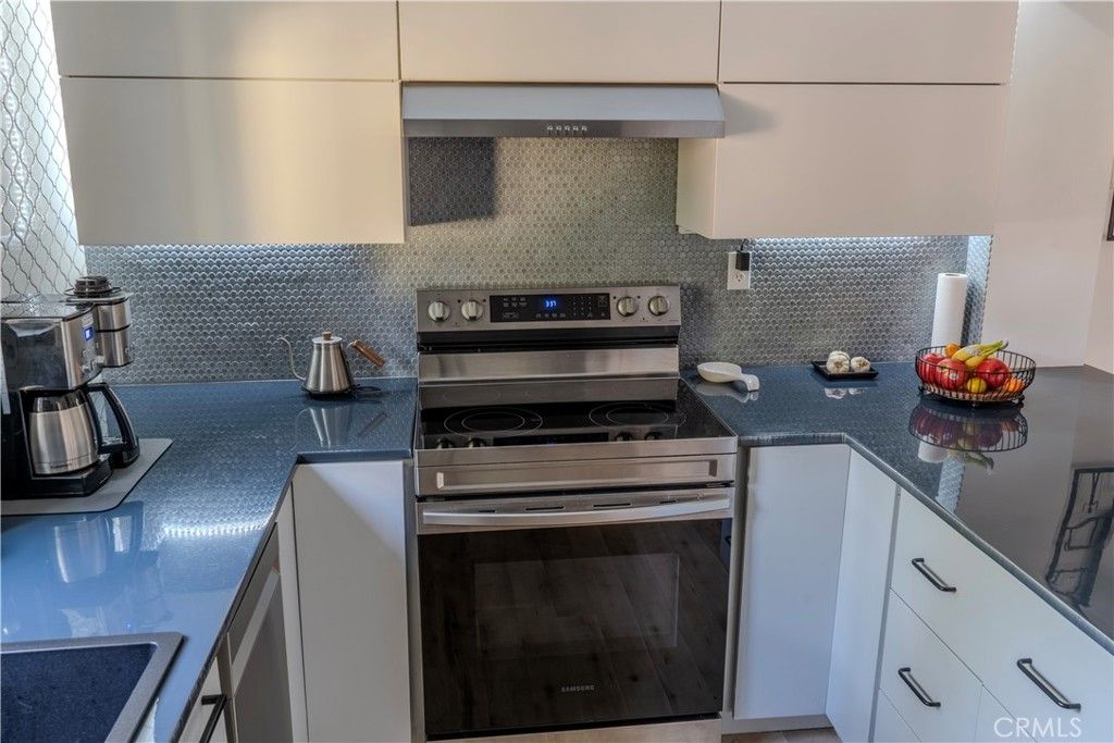 Image 13 of property listing at 460 E 10th Avenue, Chico, CA 95926