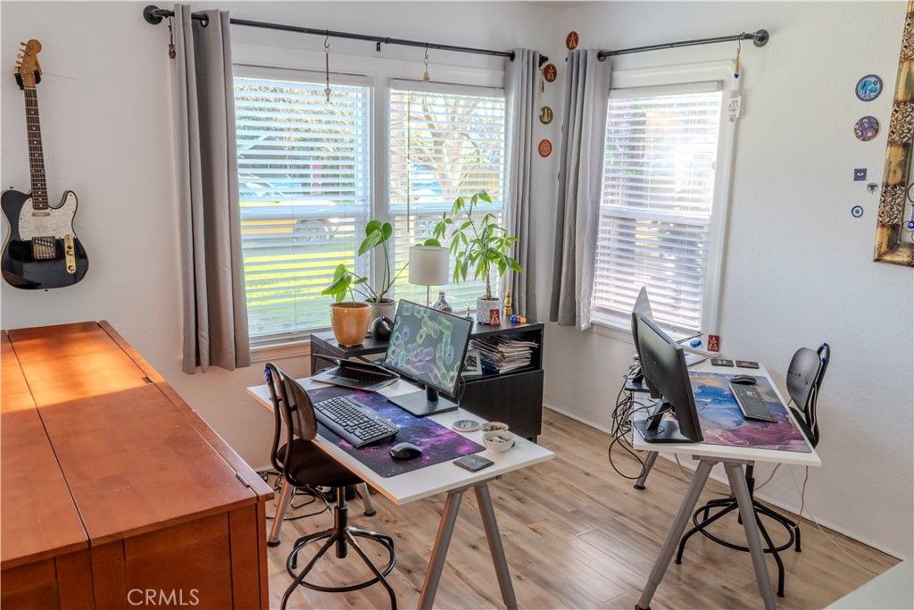 Image 17 of property listing at 460 E 10th Avenue, Chico, CA 95926