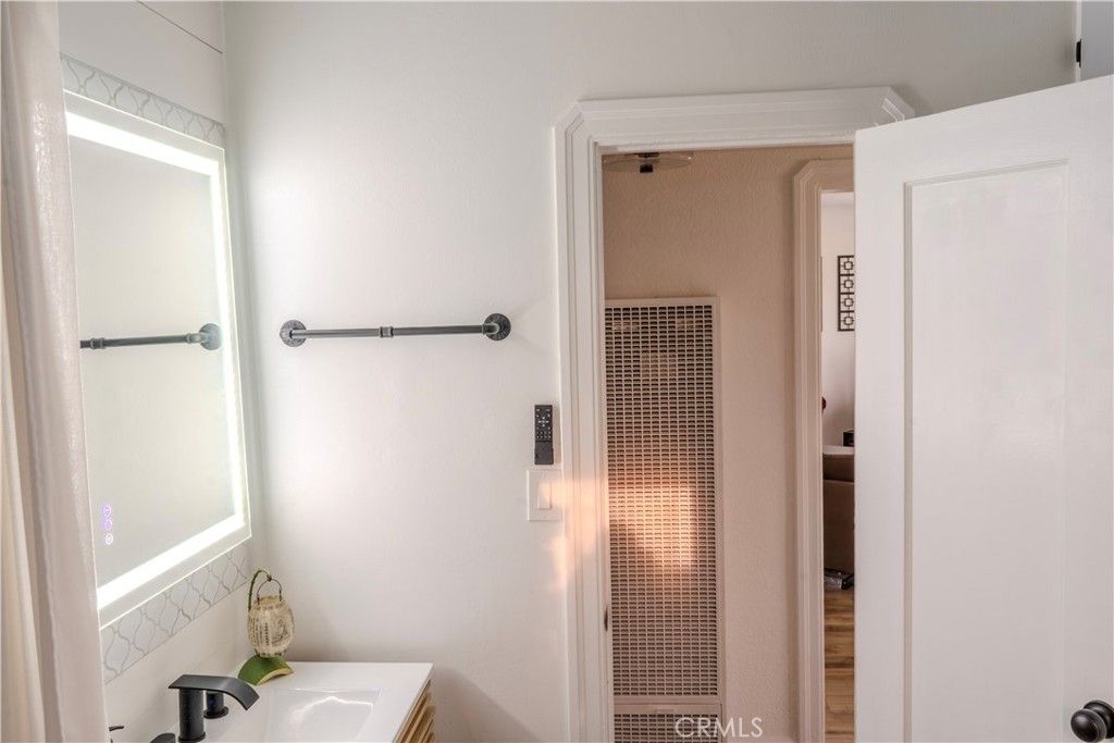 Image 23 of property listing at 460 E 10th Avenue, Chico, CA 95926