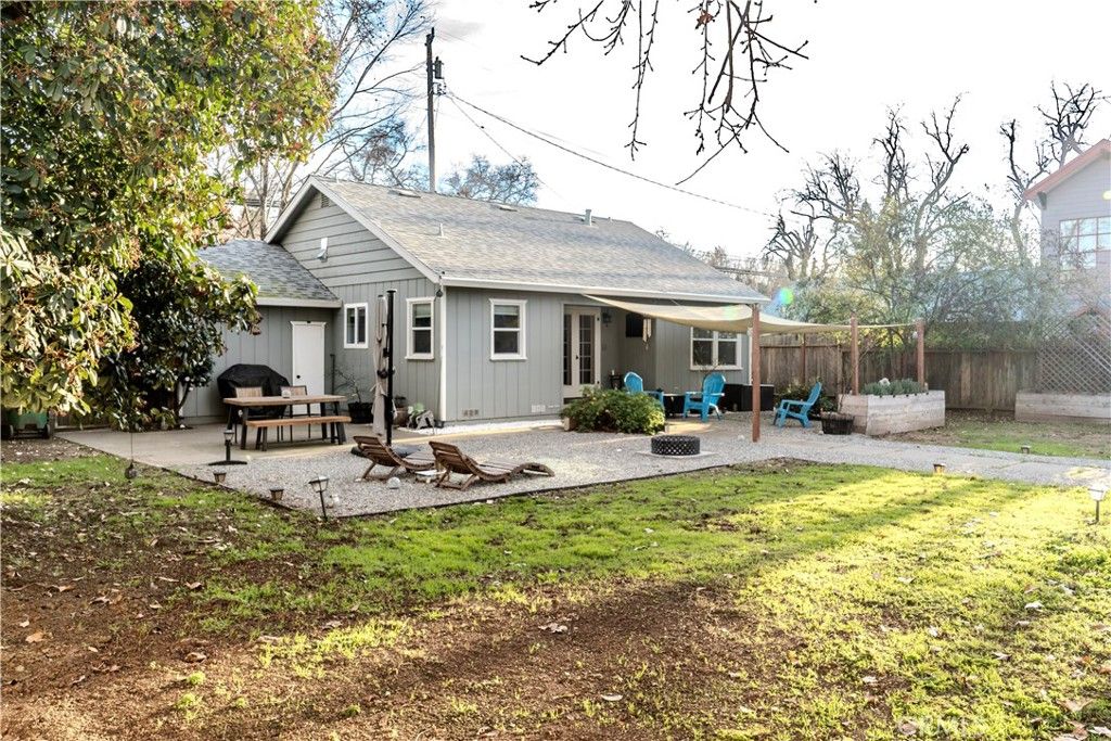 Image 30 of property listing at 460 E 10th Avenue, Chico, CA 95926