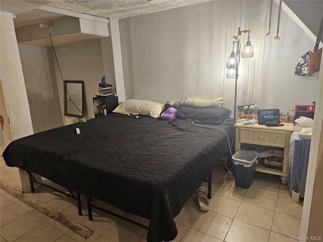 40 Chestnut Street, Brooklyn, NY 11208