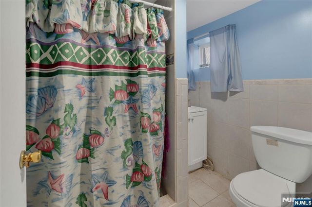 452 11th Street, Newark, NJ 07107