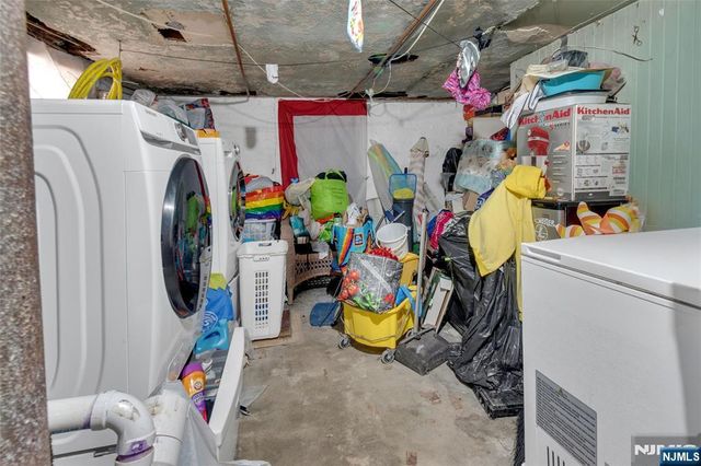 452 11th Street, Newark, NJ 07107