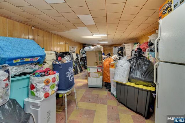 452 11th Street, Newark, NJ 07107