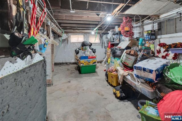 452 11th Street, Newark, NJ 07107