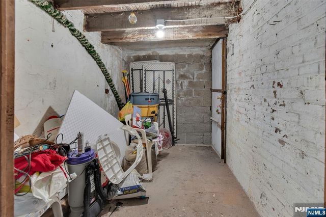 452 11th Street, Newark, NJ 07107