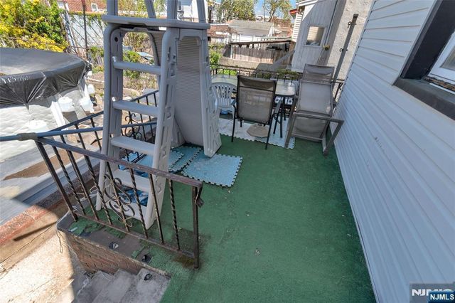 452 11th Street, Newark, NJ 07107