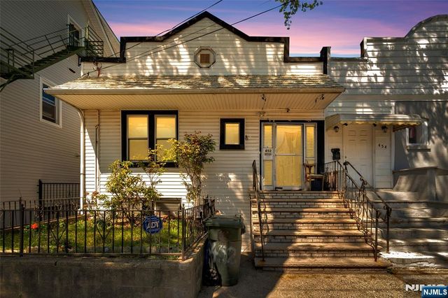 452 11th Street, Newark, NJ 07107