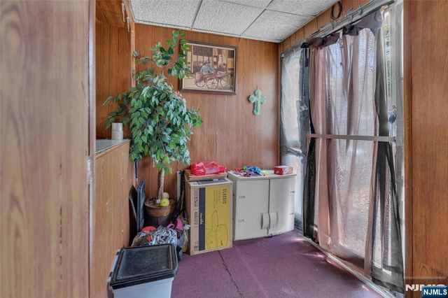 452 11th Street, Newark, NJ 07107