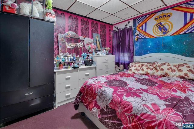 452 11th Street, Newark, NJ 07107