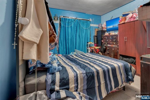 452 11th Street, Newark, NJ 07107