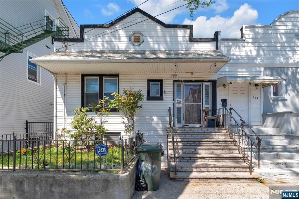452 11th Street, Newark, NJ 07107