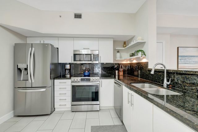 255 NE 3rd Avenue 2304, Delray Beach, FL 33444