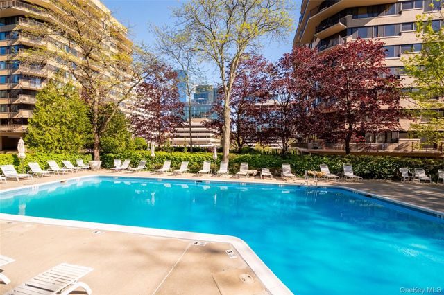 17 Hillside Terrace D, White Plains, NY 10601